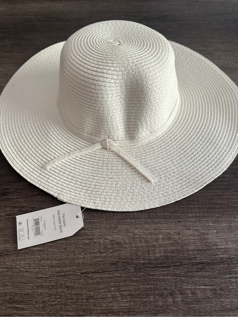 White wide brim sun hat with adjustable band #sunhat #beachwear